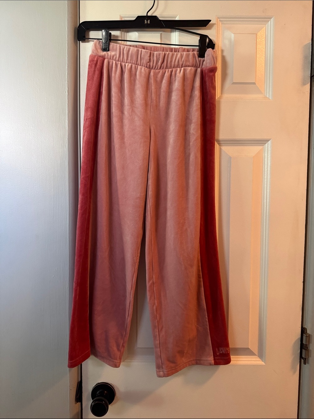 Levi's Kids Two-Tone Pink Velour Wide-Leg Joggers